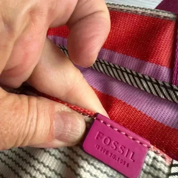 Fossil Key Per Tote - Picture 2 of 9